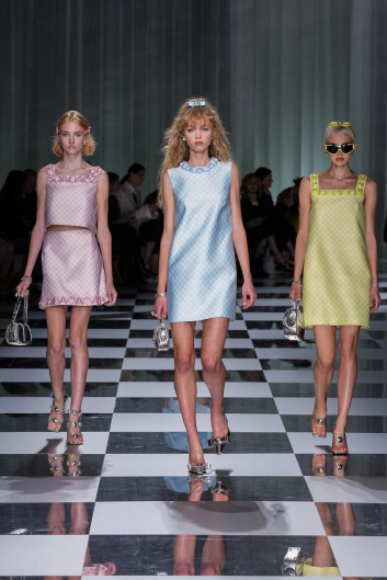 Fotoservizio/SS 2024/WOMEN/SFILATA/VERSACE/DP2/0
