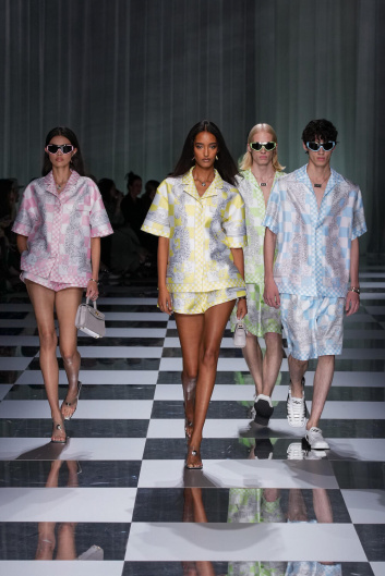 Fotoservizio/SS 2024/WOMEN/SFILATA/VERSACE/DP2/0