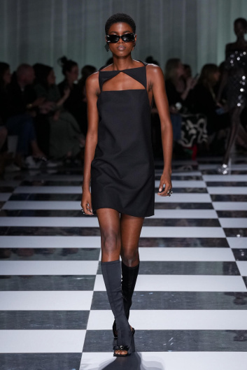 Fotoservizio/SS 2024/WOMEN/SFILATA/VERSACE/DP2/4