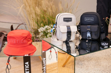 Fotoservizio/SS 2024/WOMEN/PRESENTAZIONE/DUVETICA/DP2/8