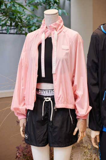 Fotoservizio/SS 2024/WOMEN/PRESENTAZIONE/DUVETICA/DP2/22