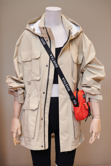Fotoservizio/SS 2024/WOMEN/PRESENTAZIONE/DUVETICA/DP2/20