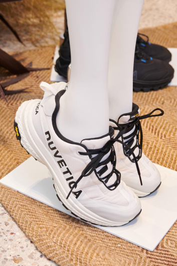 Fotoservizio/SS 2024/WOMEN/PRESENTAZIONE/DUVETICA/DP2/35