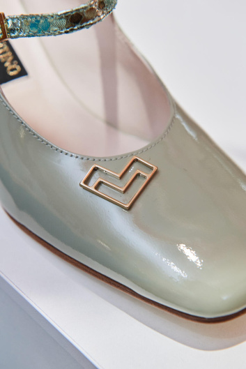 Fotoservizio/SS 2024/WOMEN/PRESENTAZIONE/MARIO VALENTINO/DP2/18