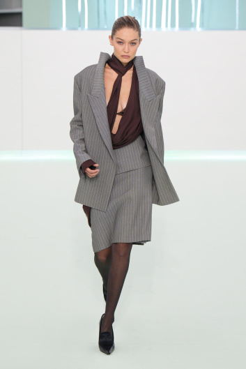 Fotoservizio/SS 2024/WOMEN/SFILATA/BOSS/DP2/0