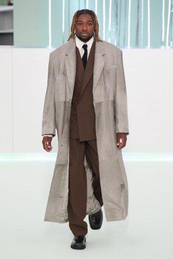 Fotoservizio/SS 2024/WOMEN/SFILATA/BOSS/DP2/15