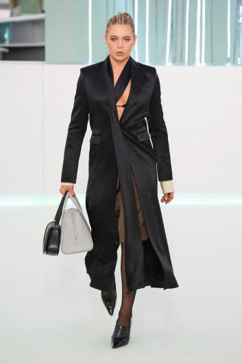 Fotoservizio/SS 2024/WOMEN/SFILATA/BOSS/DP2/14