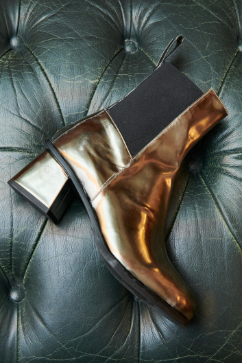 Fotoservizio/FW 23-24/WOMEN/PRESENTAZIONE/MARIO VALENTINO/DP2/16