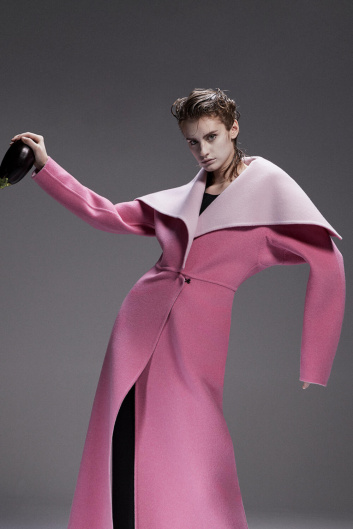 Fotoservizio/FW 23-24/WOMEN/PRESENTAZIONE/MILA SCHÖN/DP2/2