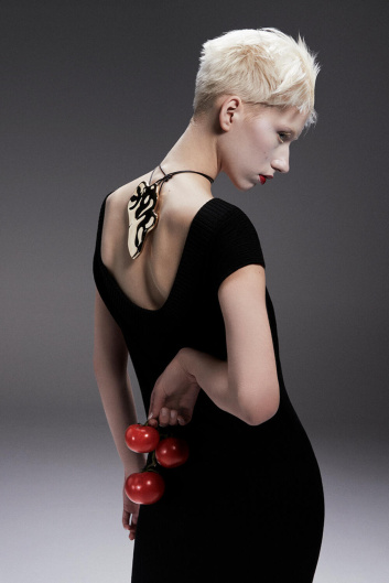 Fotoservizio/FW 23-24/WOMEN/PRESENTAZIONE/MILA SCHÖN/DP2/3