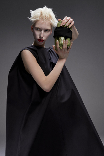 Fotoservizio/FW 23-24/WOMEN/PRESENTAZIONE/MILA SCHÖN/DP2/8