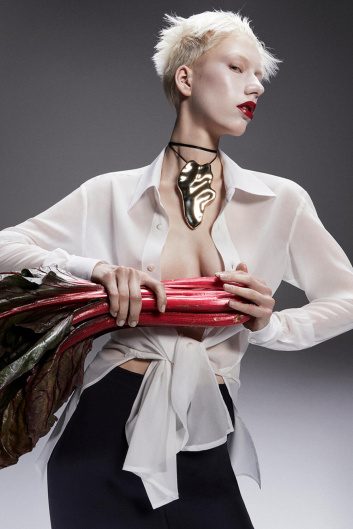 Fotoservizio/FW 23-24/WOMEN/PRESENTAZIONE/MILA SCHÖN/DP2/6