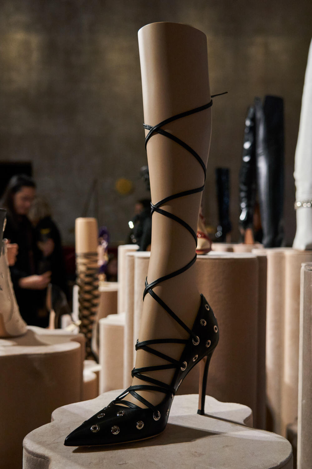 GIANVITO ROSSI WOMEN FW 23-24 - Foto #25