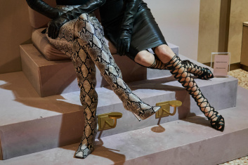 Fotoservizio/FW 23-24/WOMEN/PRESENTAZIONE/GIANVITO ROSSI/DP2/41