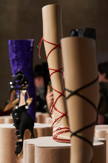 Fotoservizio/FW 23-24/WOMEN/PRESENTAZIONE/GIANVITO ROSSI/DP2/36