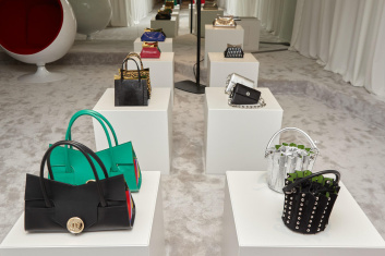Fotoservizio/FW 23-24/WOMEN/PRESENTAZIONE/SARA BATTAGLIA/DP2/3