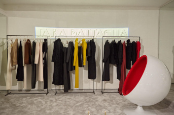 Fotoservizio/FW 23-24/WOMEN/PRESENTAZIONE/SARA BATTAGLIA/DP2/4