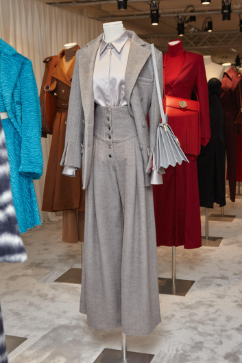 Fotoservizio/FW 23-24/WOMEN/PRESENTAZIONE/SARA BATTAGLIA/DP2/6
