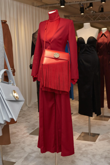 Fotoservizio/FW 23-24/WOMEN/PRESENTAZIONE/SARA BATTAGLIA/DP2/7