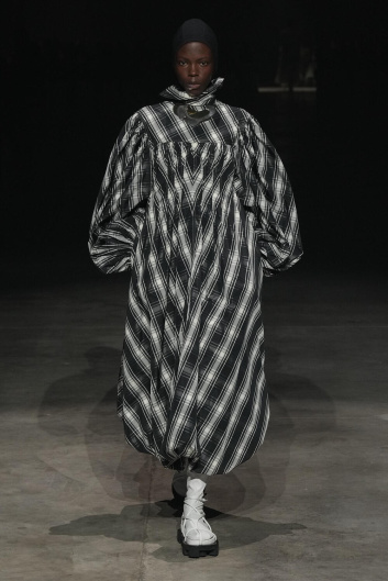 Fotoservizio/FW 23-24/WOMEN/SFILATA/JIL SANDER/DP2/18