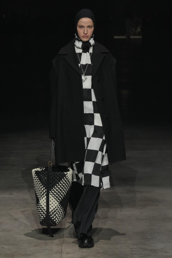 Fotoservizio/FW 23-24/WOMEN/SFILATA/JIL SANDER/DP2/19