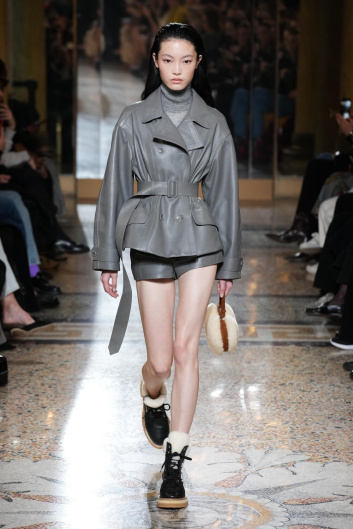 Fotoservizio/FW 23-24/WOMEN/SFILATA/ERMANNO SCERVINO/DP2/2