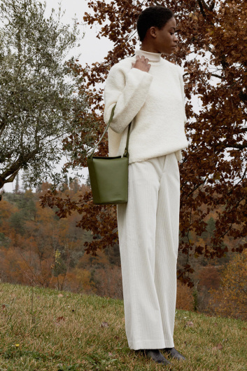 Fotoservizio/FW 23-24/WOMEN/PRESENTAZIONE/IL BISONTE/DP2/4