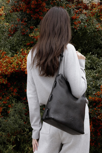 Fotoservizio/FW 23-24/WOMEN/PRESENTAZIONE/IL BISONTE/DP2/1