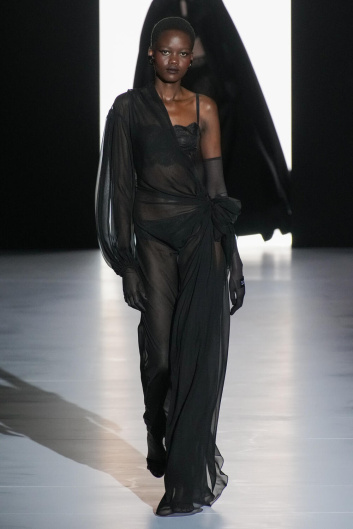 Fotoservizio/FW 23-24/WOMEN/SFILATA/DOLCE & GABBANA/DP2/3