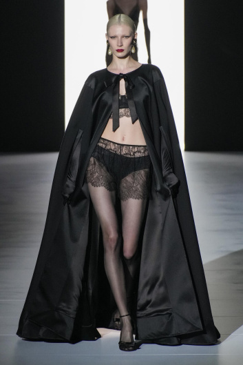 Fotoservizio/FW 23-24/WOMEN/SFILATA/DOLCE & GABBANA/DP2/4