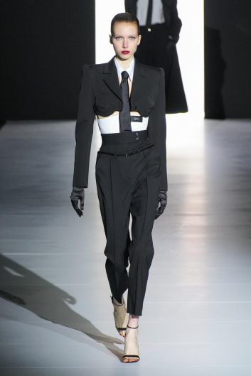 Fotoservizio/FW 23-24/WOMEN/SFILATA/DOLCE & GABBANA/DP2/11
