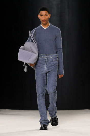 Fotoservizio/FW 23-24/WOMEN/SFILATA/FERRAGAMO/DP2/19