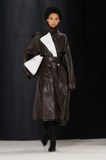 Fotoservizio/FW 23-24/WOMEN/SFILATA/FERRAGAMO/DP2/51