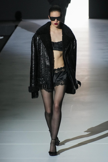 Fotoservizio/FW 23-24/WOMEN/SFILATA/DOLCE & GABBANA/DP2/16