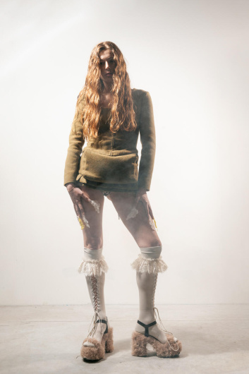 Fotoservizio/FW 23-24/WOMEN/PRESENTAZIONE/SALVATORE VIGNOLA/DP2/8