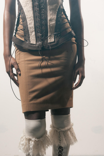 Fotoservizio/FW 23-24/WOMEN/PRESENTAZIONE/SALVATORE VIGNOLA/DP2/21