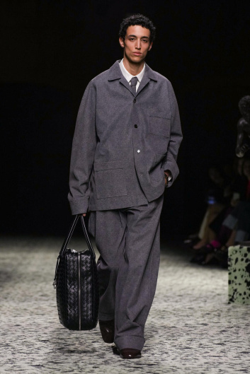 Fotoservizio/FW 23-24/WOMEN/SFILATA/BOTTEGA VENETA/DP2/1