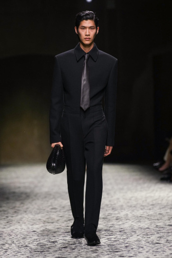 Fotoservizio/FW 23-24/WOMEN/SFILATA/BOTTEGA VENETA/DP2/2