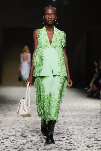 Fotoservizio/FW 23-24/WOMEN/SFILATA/BOTTEGA VENETA/DP2/9