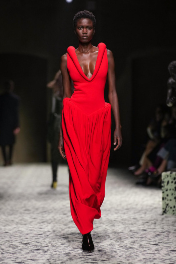 Fotoservizio/FW 23-24/WOMEN/SFILATA/BOTTEGA VENETA/DP2/9