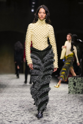 Fotoservizio/FW 23-24/WOMEN/SFILATA/BOTTEGA VENETA/DP2/15