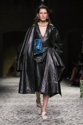 Fotoservizio/FW 23-24/WOMEN/SFILATA/BOTTEGA VENETA/DP2/30
