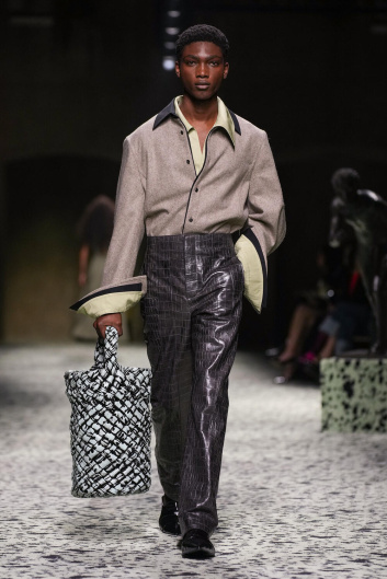 Fotoservizio/FW 23-24/WOMEN/SFILATA/BOTTEGA VENETA/DP2/31