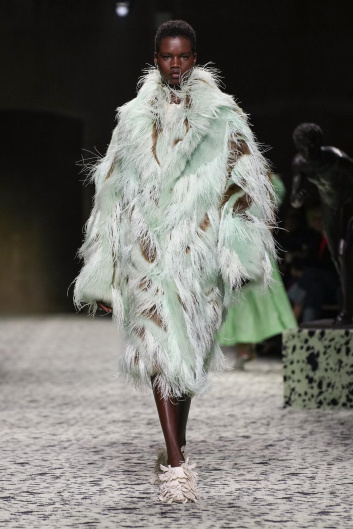Fotoservizio/FW 23-24/WOMEN/SFILATA/BOTTEGA VENETA/DP2/23