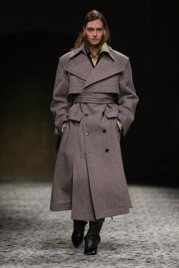 Fotoservizio/FW 23-24/WOMEN/SFILATA/BOTTEGA VENETA/DP2/1