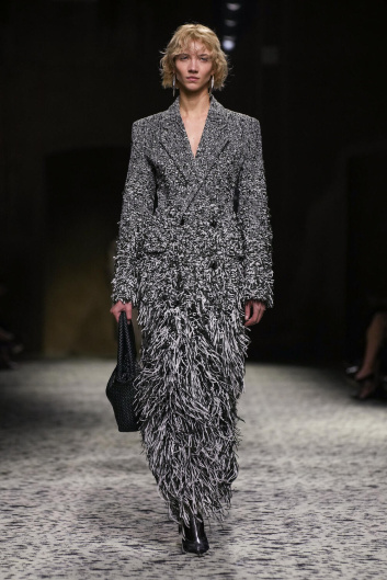 Fotoservizio/FW 23-24/WOMEN/SFILATA/BOTTEGA VENETA/DP2/6
