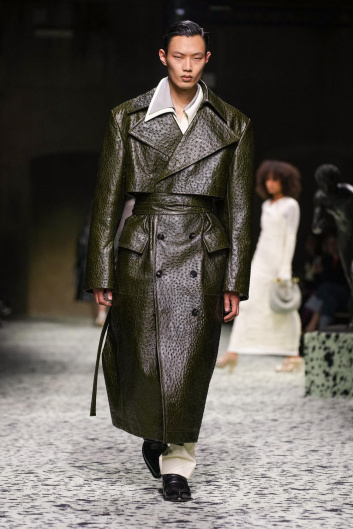 Fotoservizio/FW 23-24/WOMEN/SFILATA/BOTTEGA VENETA/DP2/34