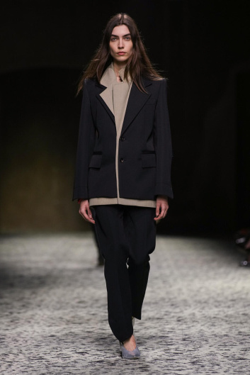 Fotoservizio/FW 23-24/WOMEN/SFILATA/BOTTEGA VENETA/DP2/13