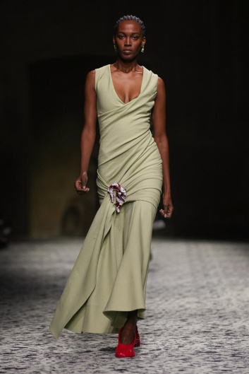 Fotoservizio/FW 23-24/WOMEN/SFILATA/BOTTEGA VENETA/DP2/14