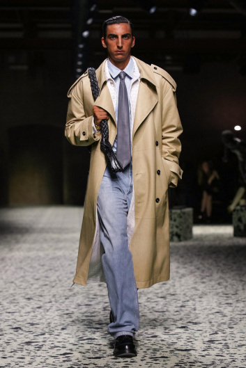 Fotoservizio/FW 23-24/WOMEN/SFILATA/BOTTEGA VENETA/DP2/25